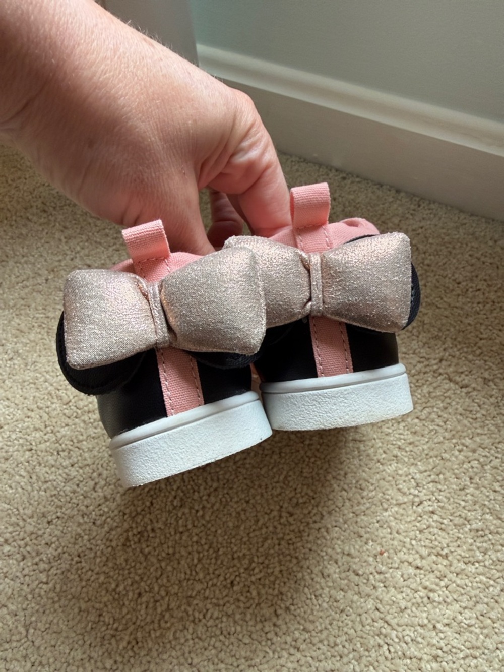 Baby GAP/Disney Minnie Mouse ears and bow Black Pink Sneakers